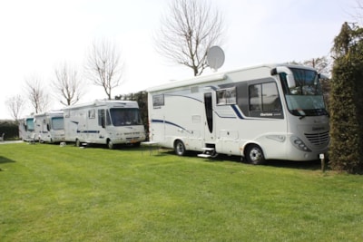 Comfort pitch 120m² camping-car electricity 6A — 2