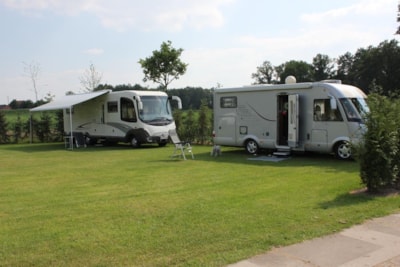 Comfort pitch 120m² camping-car electricity 6A — 3