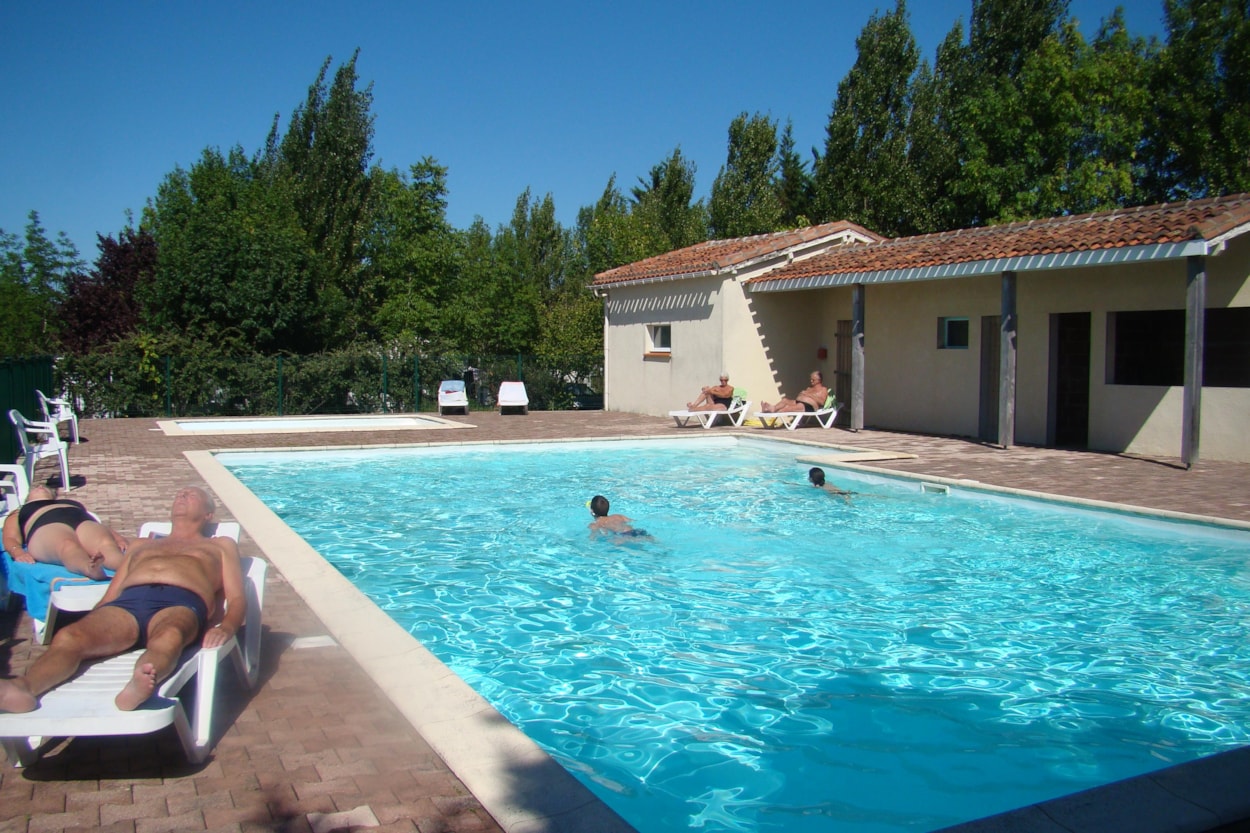 Camping LES GRAVES