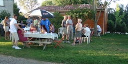 Camping LES GRAVES - image n°11 - Roulottes