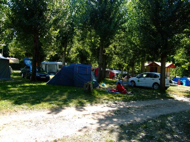 Emplacement + 1 Véhicule + Électricité