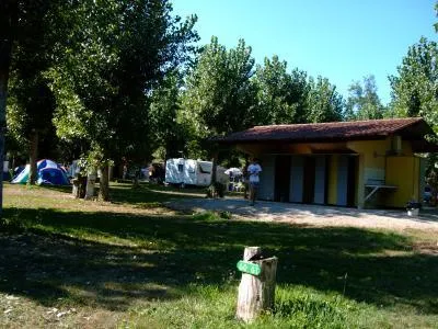 Emplacement + 1 Véhicule + Électricité