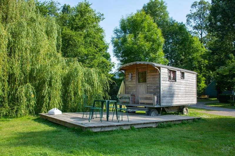 Roulotte Au Bord De L'eau