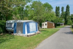 Location - Caravane En Toute Simplicité - Camping Les Rochers des Parcs