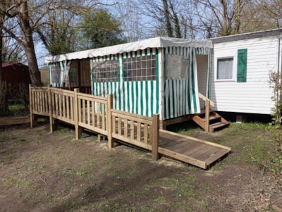 2-bedroom "Mobil-Home Confort PMR" (adapted for people with reduced mobility)