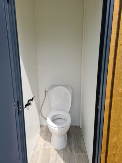 PREMIUM PITCH with private individual sanitary facilities