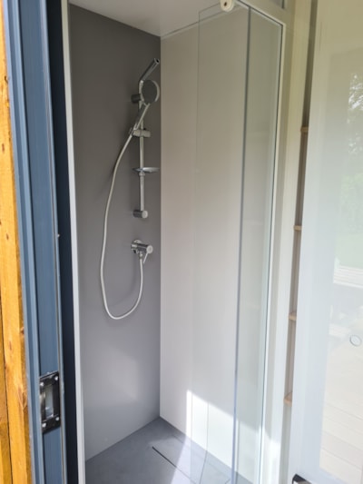 PREMIUM PITCH with private individual sanitary facilities
