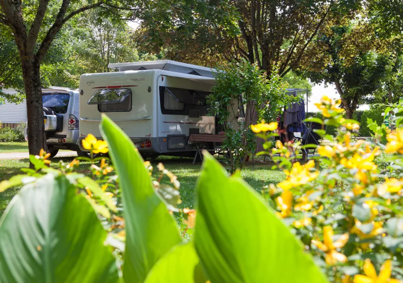 Emplacement Confort 100 M² + Électricité 10 A