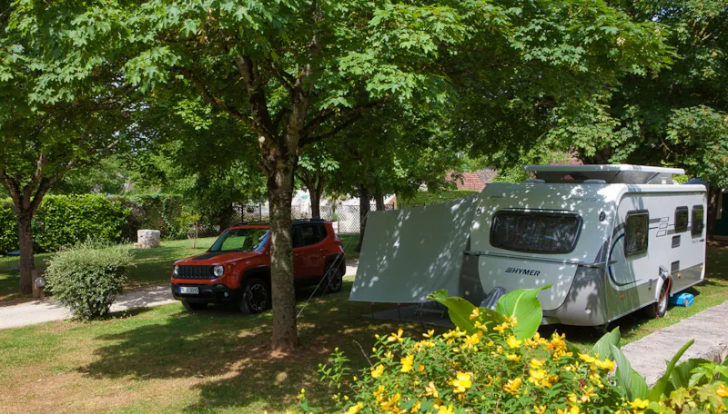 Emplacement Confort 100 M² + Électricité 10 A