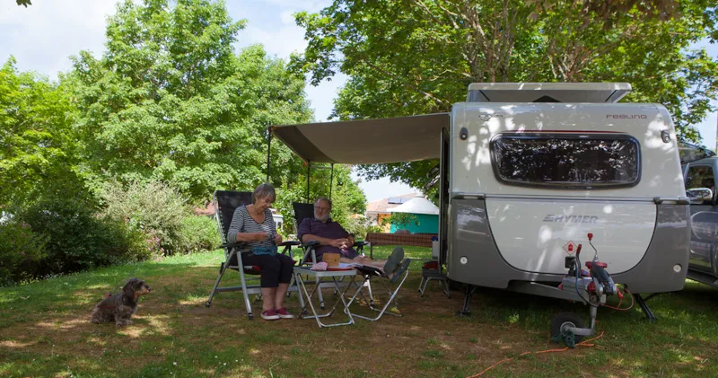 Emplacement Confort 100 M² + Électricité 10 A