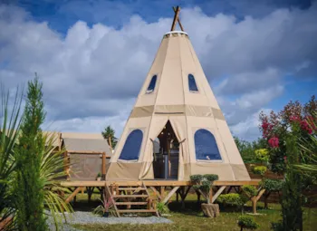 Mietunterkunft - Tipi Insolite Premium Cochise 2 Ch. - Sdb - Le Ventoulou Sites et Paysages