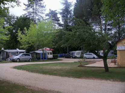 Forfait Confort : Parcela + Coche + Tienda O Caravana