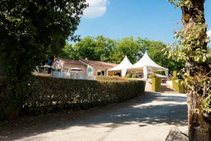 Camping LA CHENERAIE - Camping2Be