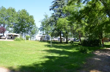 Emplacement - Emplacement Comfort 80 / 120 M2 - Camping LE CH'TIMI