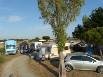 Stellplatz - Stellplatz + Auto - CAMPING L'ALBATROS
