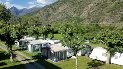 Pitch: car + tent/caravan or camping-car — 3