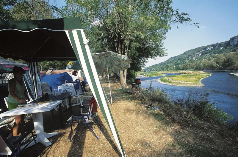 Forfait Emplacement - 1 Véhicule + Tente Ou Caravane + Électricité