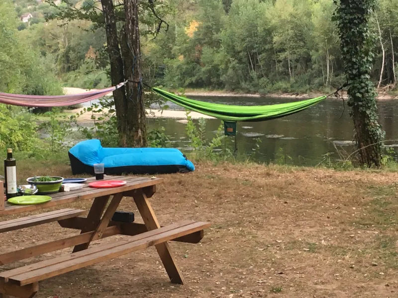 Forfait Emplacement - 1 Véhicule + Tente Ou Caravane + Électricité