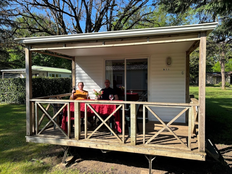 Stacaravan Confort SAFARI - 21 m² -  2 slaapkamers + overdekt terras
