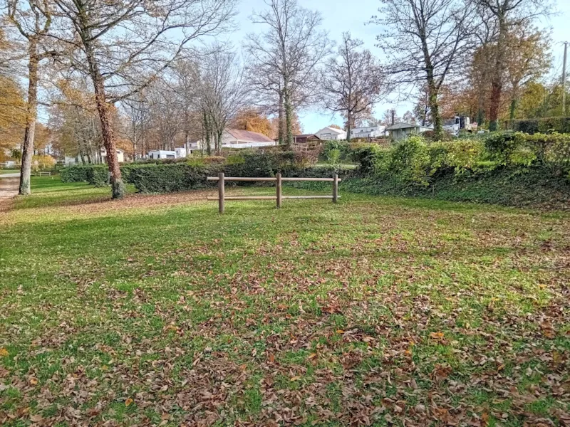 Emplacement Confort Tente + Véhicule + Électricité -