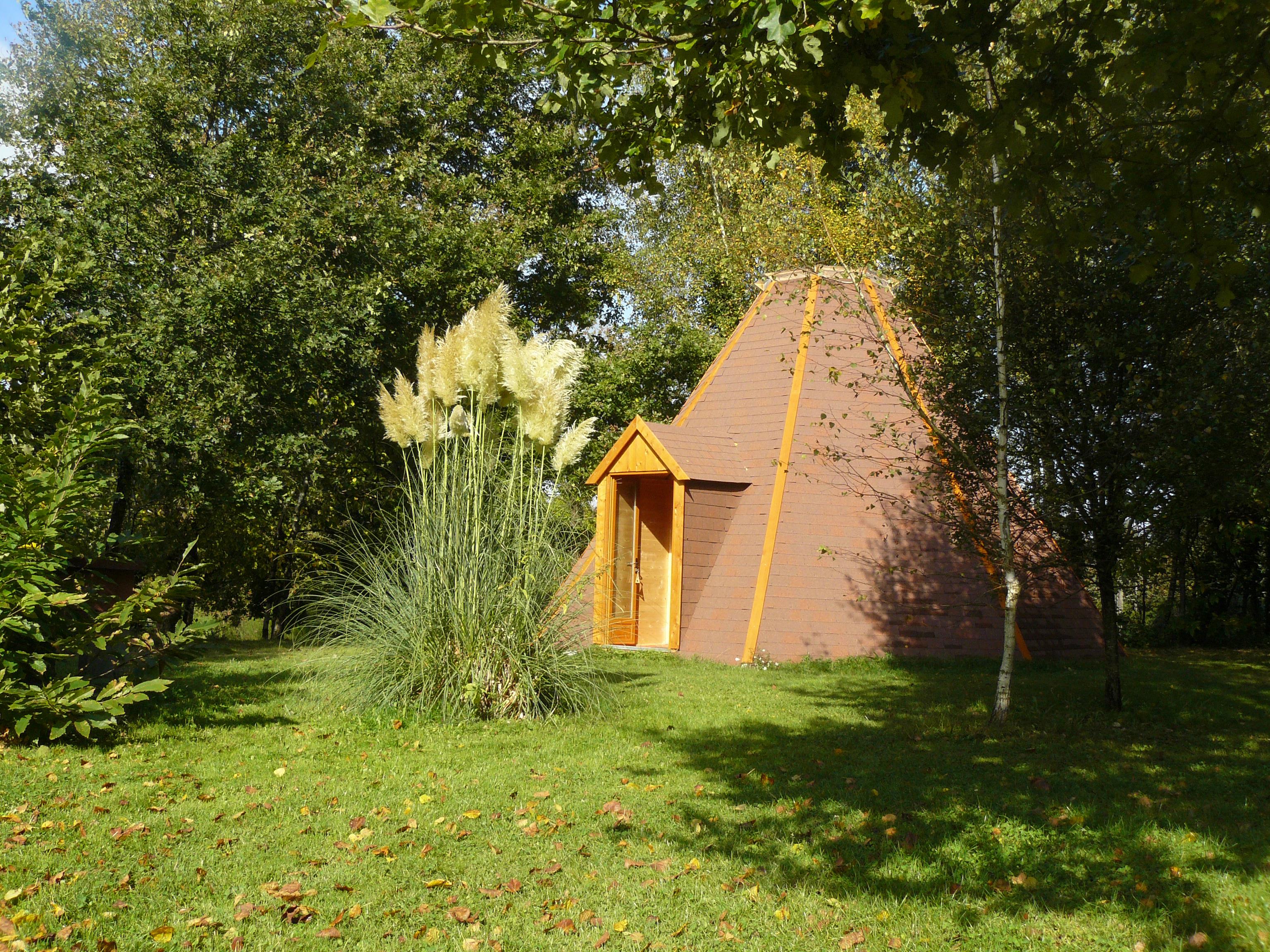 Accommodation - Tepee 2 Adults / 3 Kids - Camping La Bûcherie