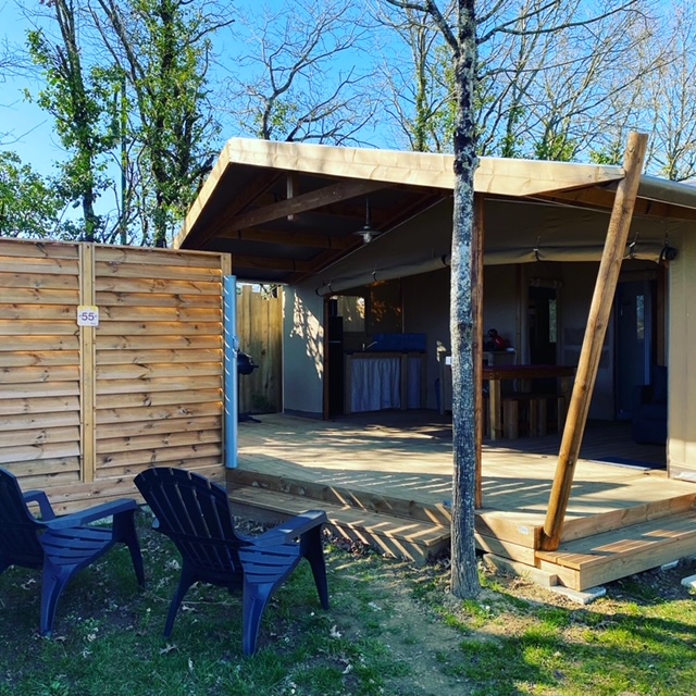 Huuraccommodatie - Lodge Cotton Premium - 2 Slaapkamers - Overdekt Terras - Spa Privé - Flower Camping Val de Vie