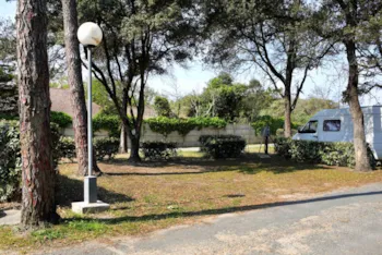 Stellplatz - Pauschale: Stellplatz + Wohnwagen, Wohnmobil Older Zelt+ Strom - Camping Les Sables d'Argent