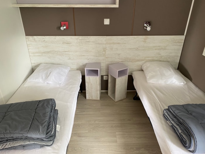 Mobilhome Premium 40 M² (2 Chambres, 2 Salles De Bain) Avec Terrasse Couverte + Tv + Lv