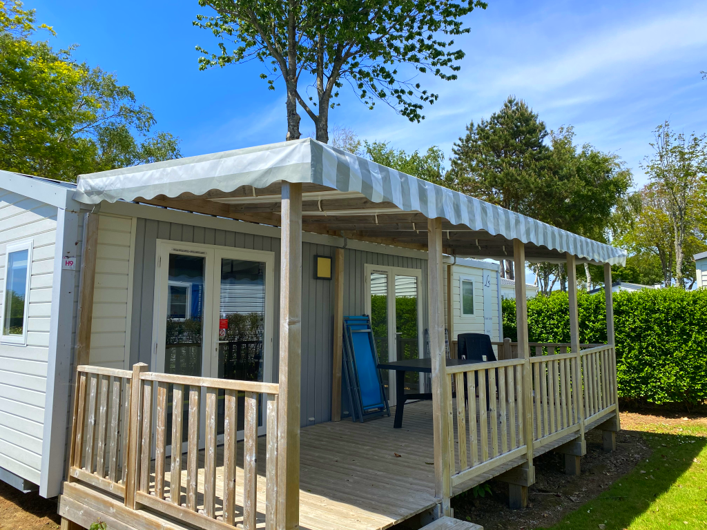 Location - Mobilhome Confort 32 M² (2 Chambres) Terrasse Couverte +Tv - Camping Les Jardins de Kergal