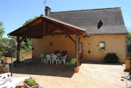 Mietunterkunft - Ferienhaus Les Pierres Chaudes - Camping à la ferme les Pierres Chaudes