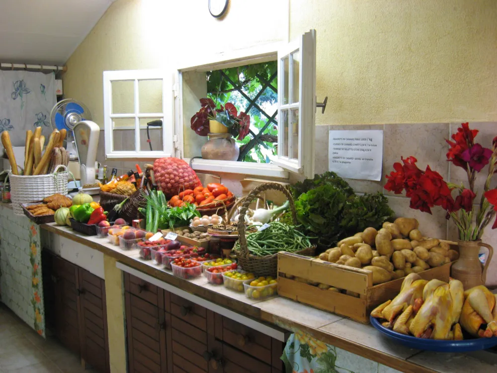 Camping à la ferme les Pierres Chaudes - image n°12 - UniversalBooking