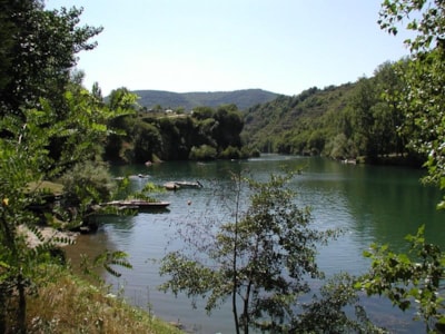 Privilège pitch, riverside, Tent, Caravan, Camper, Car, Electricity 10A. — 3