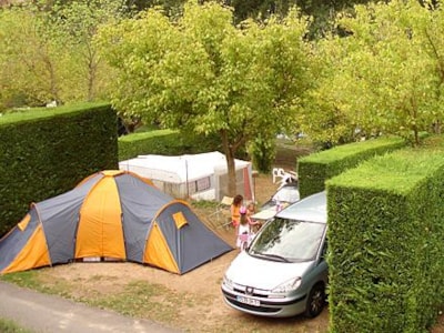 Comfort Pitch tent or caravan or camping-car, car, electricity 10A — 5