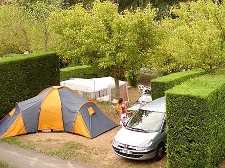 Empl Confort (Tente Ou Caravane Ou Camping-Car) + Voiture + Électricité 6A -