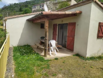 Mietunterkunft - Haus-Chalet 35M² -4Pers - Camping de la Cascade