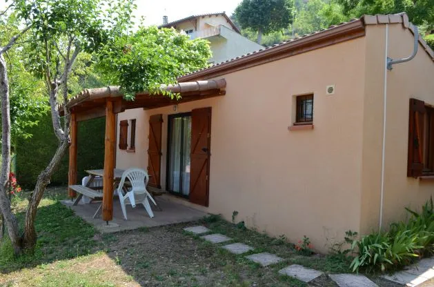 Location - Maison-Chalet 30-35M² - N°212 4 Pers. - Camping de la Cascade