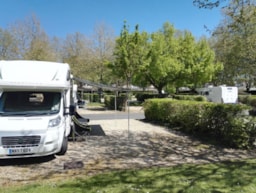 Pitch - Comfort Package, With Electricity - Camping de Châlons-en-Champagne