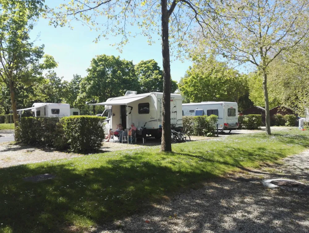 Emplacement - Forfait Randonneur (À Pied Ou À Vélo / 1 Tente Sans Électricité) - Camping de Châlons-en-Champagne
