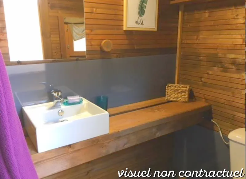 Forfait Premium : Emplacement 10A Équipé D'une Freecamp (Cabane Avec Sanitaires)