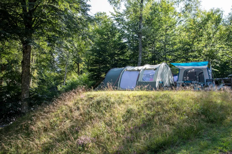 Forfait Confort (1 Tente, Caravane Ou Camping-Car / 1 Voiture / Électricité 10A)