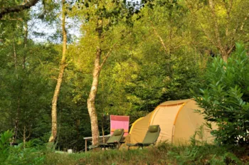 Stellplatz - Stellplatz Nature (Zelt, Wohnwagen, Wohnmobil Ohne Strom / 1 Auto) - Flower Camping La Plage