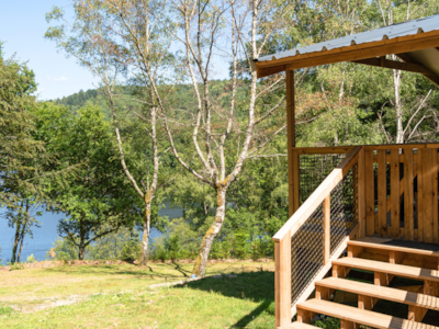 VIP Premium Lodge 34m² - lake view (2 rooms) + TV + sheets + towels + covered terrace 11m² — 2