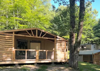 Huuraccommodatie(s) - Nieuw : Cotton Flower Canvas Lodge Comfort 28 M² (2 Slaapkamers) + Tv + Overdekt Terras 16 M² - Flower Camping La Plage