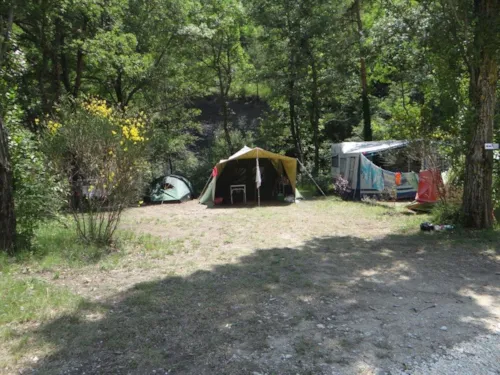 Stellplatz - Natur Paket Ort Und Raum Jabron  (Mit Strom) - image n°7 - Clico Chic - Camping La Source du Jabron
