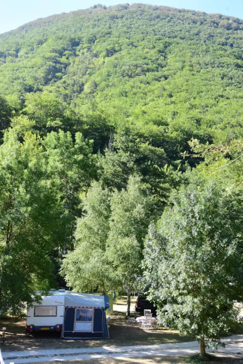 Pitch - Package Location Nature And Space Center (With Electricity) 2 People - image n°3 - Clico Chic - Camping La Source du Jabron