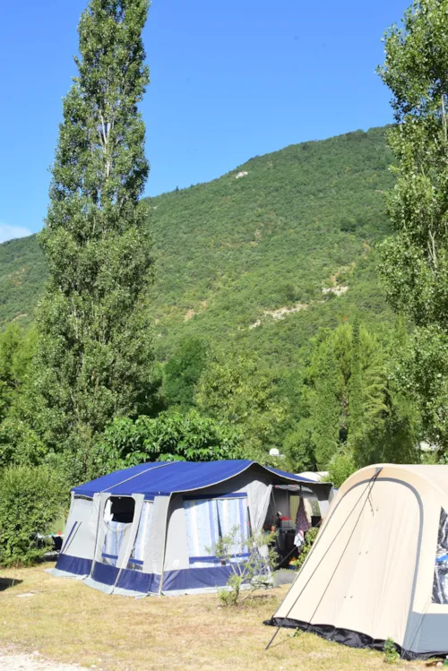 Emplacement - Forfait Emplacement  Nature (Avec  Électricité) - image n°2 - Clico Chic - Camping La Source du Jabron