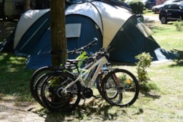 Kampeerplaats(en) - Campingplaats Met Elektriciteit - Clico Chic - Camping La Source du Jabron