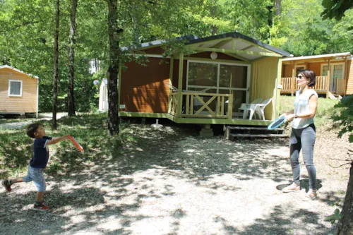 Location - Chalet - 25 M² - 2 Chambres - image n°2 - Clico Chic - Camping La Source du Jabron