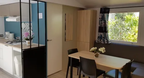 Location - Mobil-Home Rose Top Presta - 32 M² - 2 Chambres - image n°2 - Clico Chic - Camping La Source du Jabron