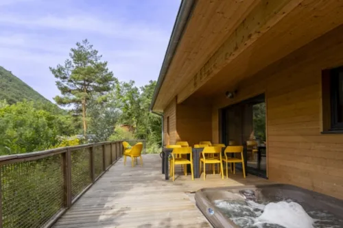 Location - Maison Bubble Top Tv - 100 M² - 4 Chambres - image n°2 - Clico Chic - Camping La Source du Jabron